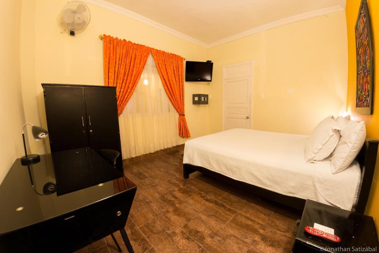61Prado Hotel 麦德林 外观 照片